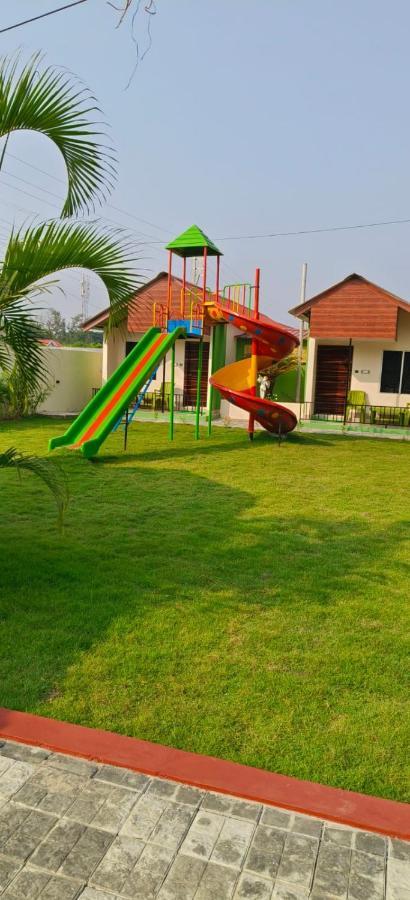 New Mouchak Hotel & Resorts Tajpur Exteriör bild