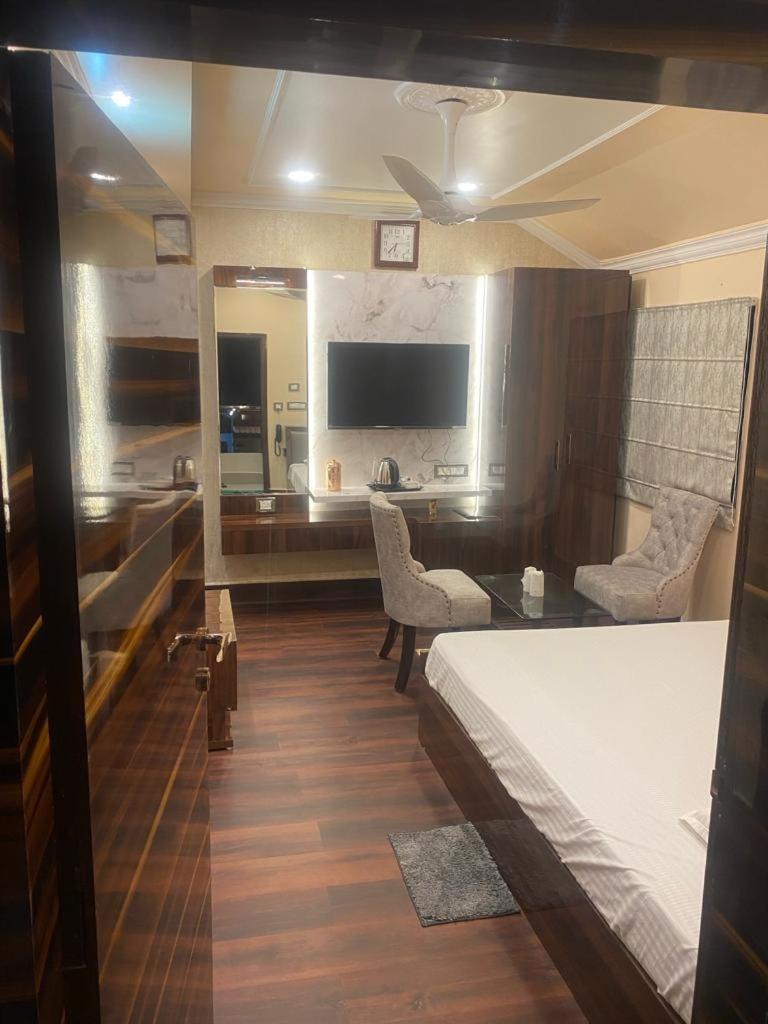 New Mouchak Hotel & Resorts Tajpur Exteriör bild